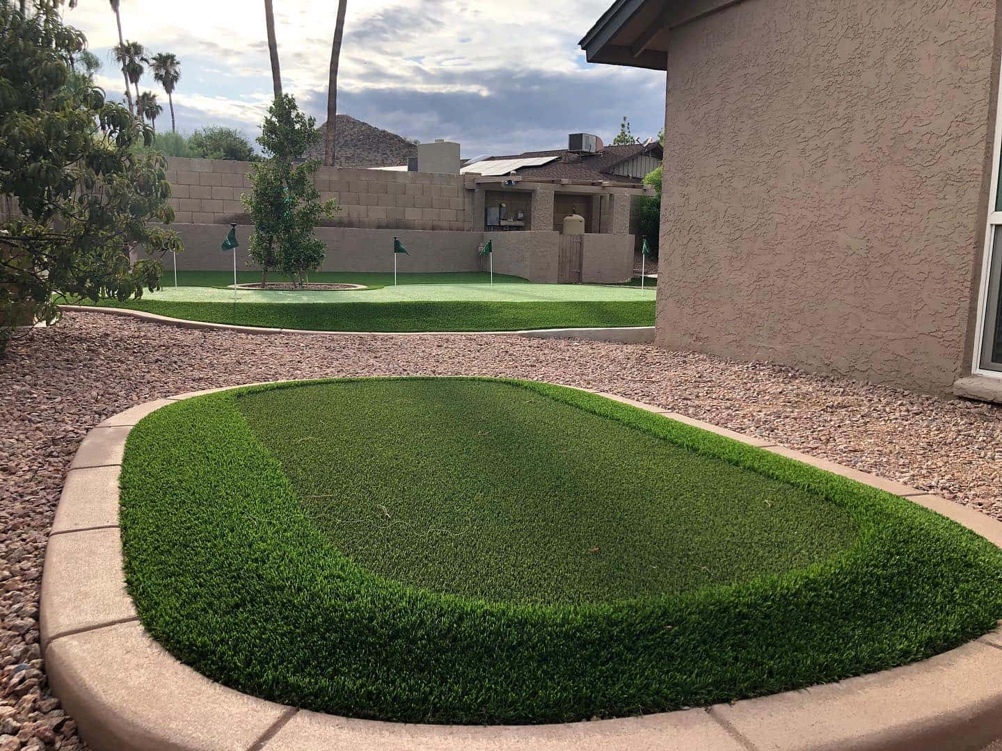 amazing-backyard-putting-greens-with-artificial-grass-paradise-greens